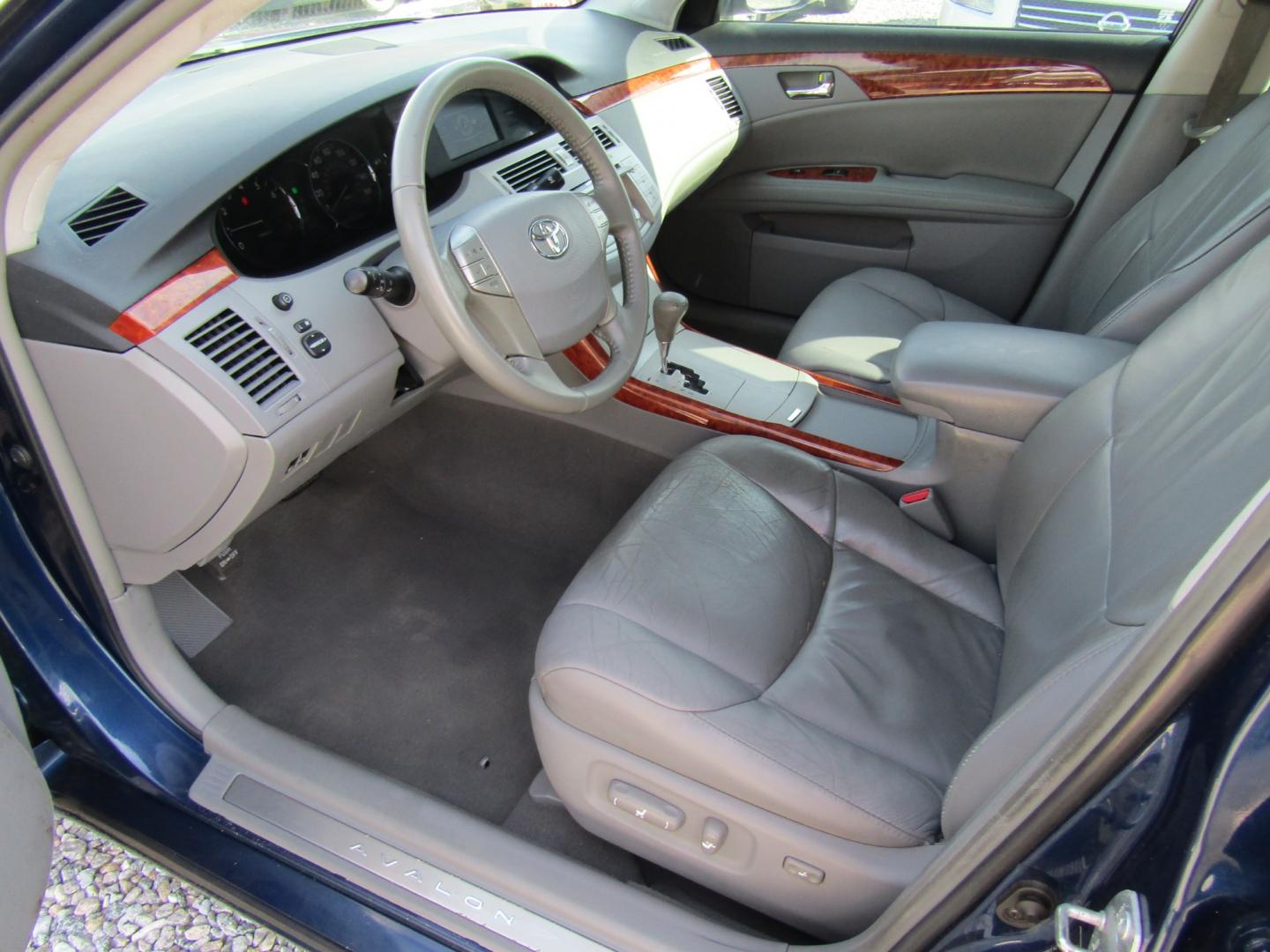 2007 Blue /Gray Toyota Avalon Limited (4T1BK36B97U) with an 3.5L V6 DOHC 24V engine, Automatic transmission, located at 15016 S Hwy 231, Midland City, AL, 36350, (334) 983-3001, 31.306210, -85.495277 - Photo#3